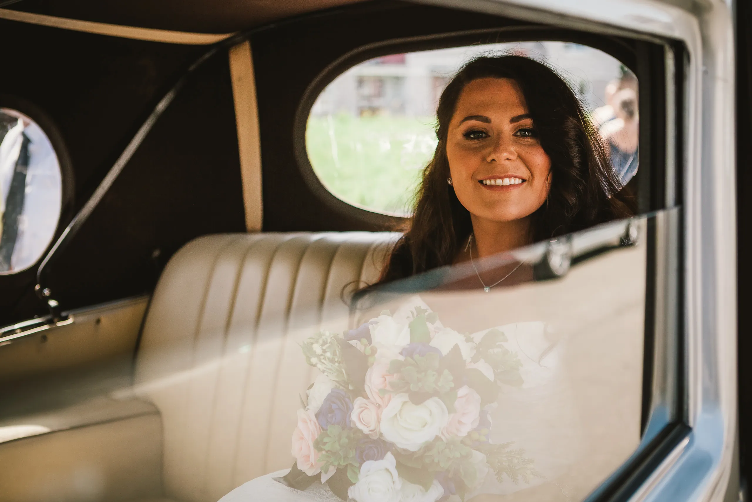 Candid documentary wedding photography in Glasgow & Scotland - In Lexi Studio