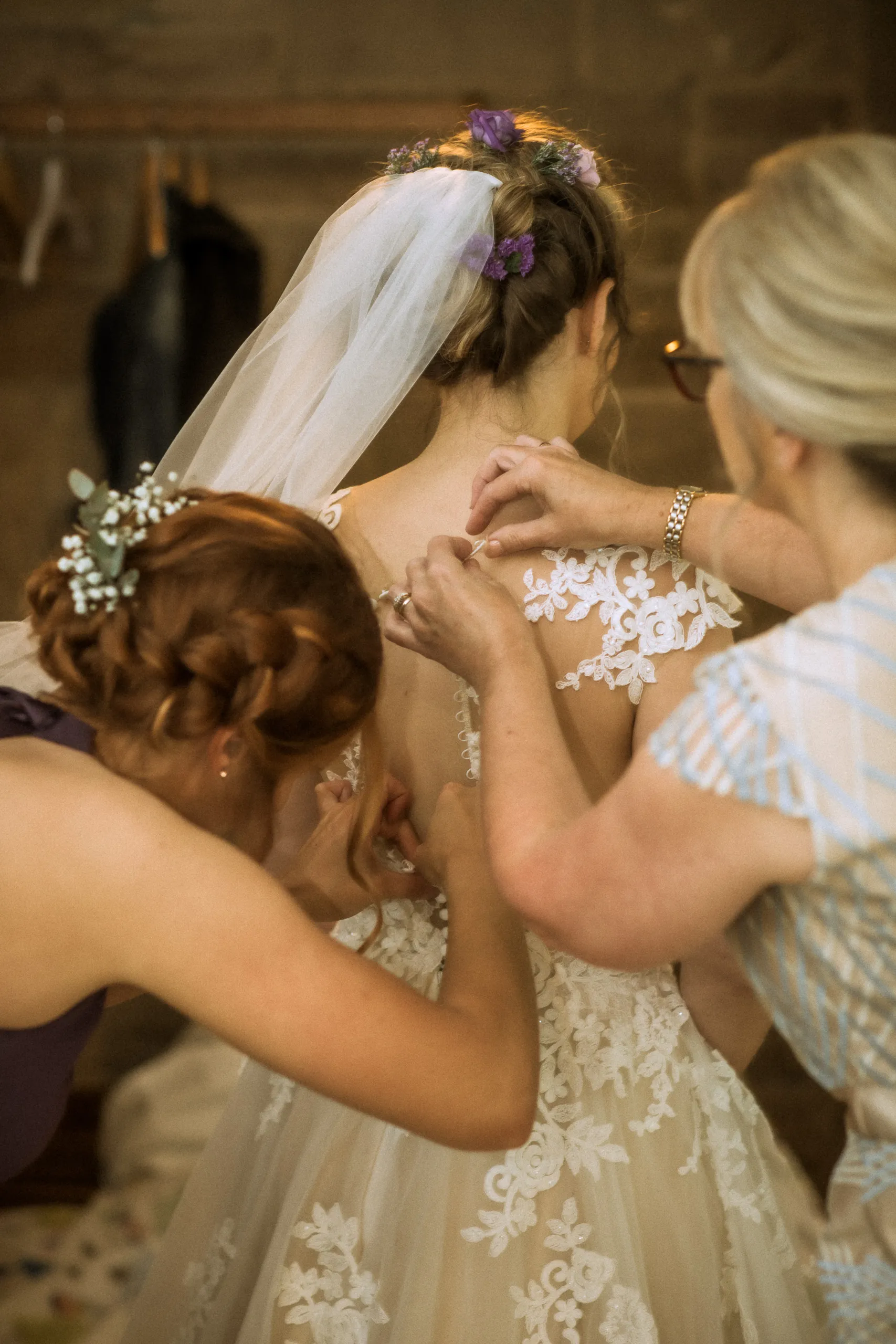 Candid documentary wedding photography in Glasgow & Scotland - In Lexi Studio
